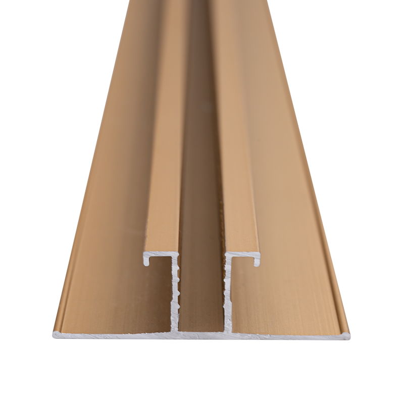 Aluminium-Dekorstreifen mit glatter Oberfläche und gleichmäßiger Farbe verschönern die Wand